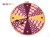modage Embroidery Hoop Clock